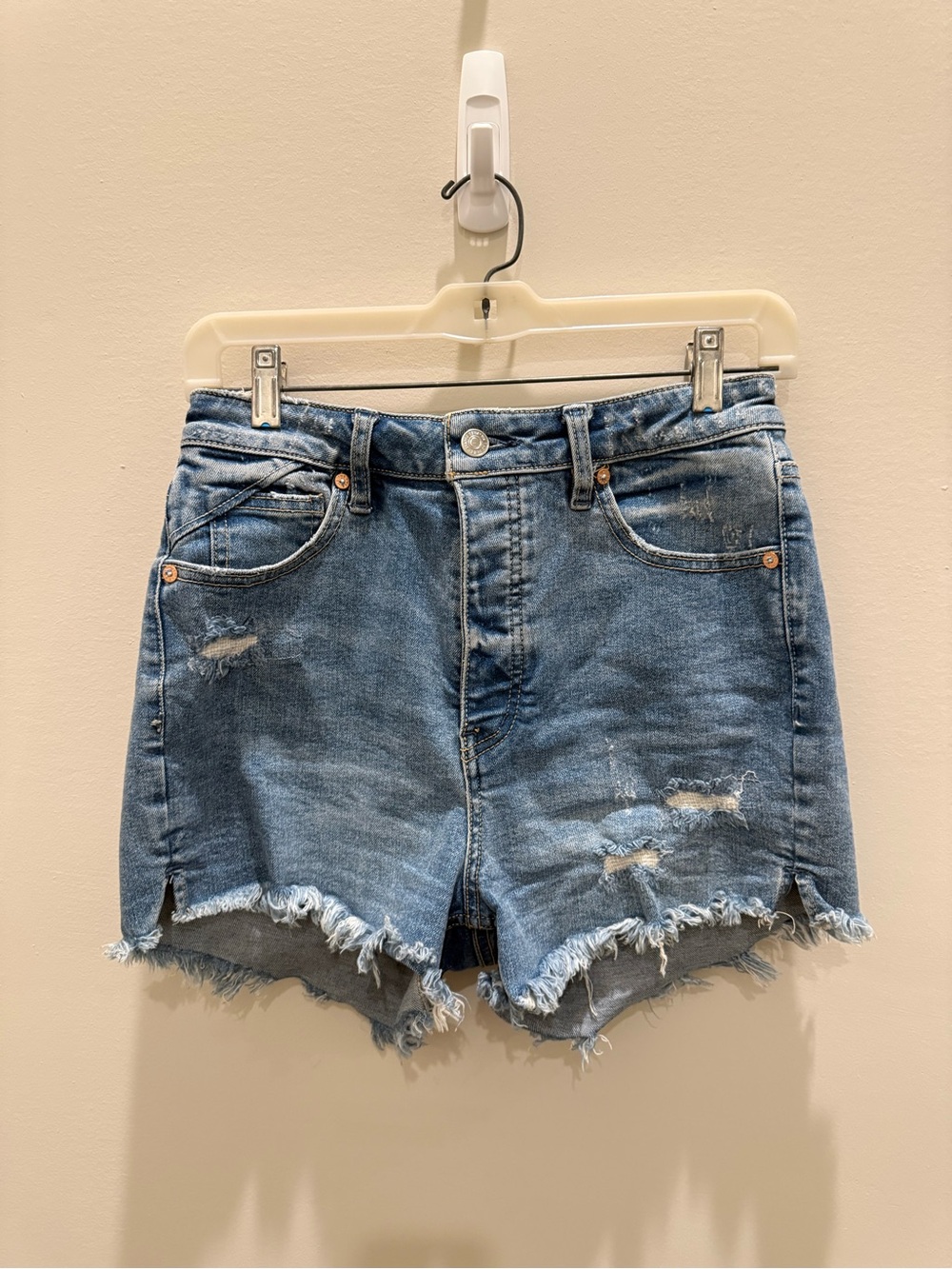 We The Free Free People Women’s 27 Distressed Denim Shorts Light Wash